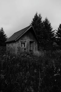 Abandoned house against sky