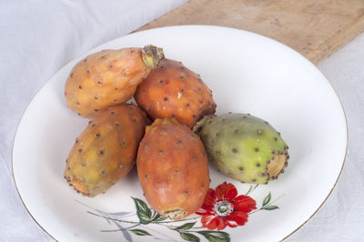 Close-up of prickly pear cactus in plate