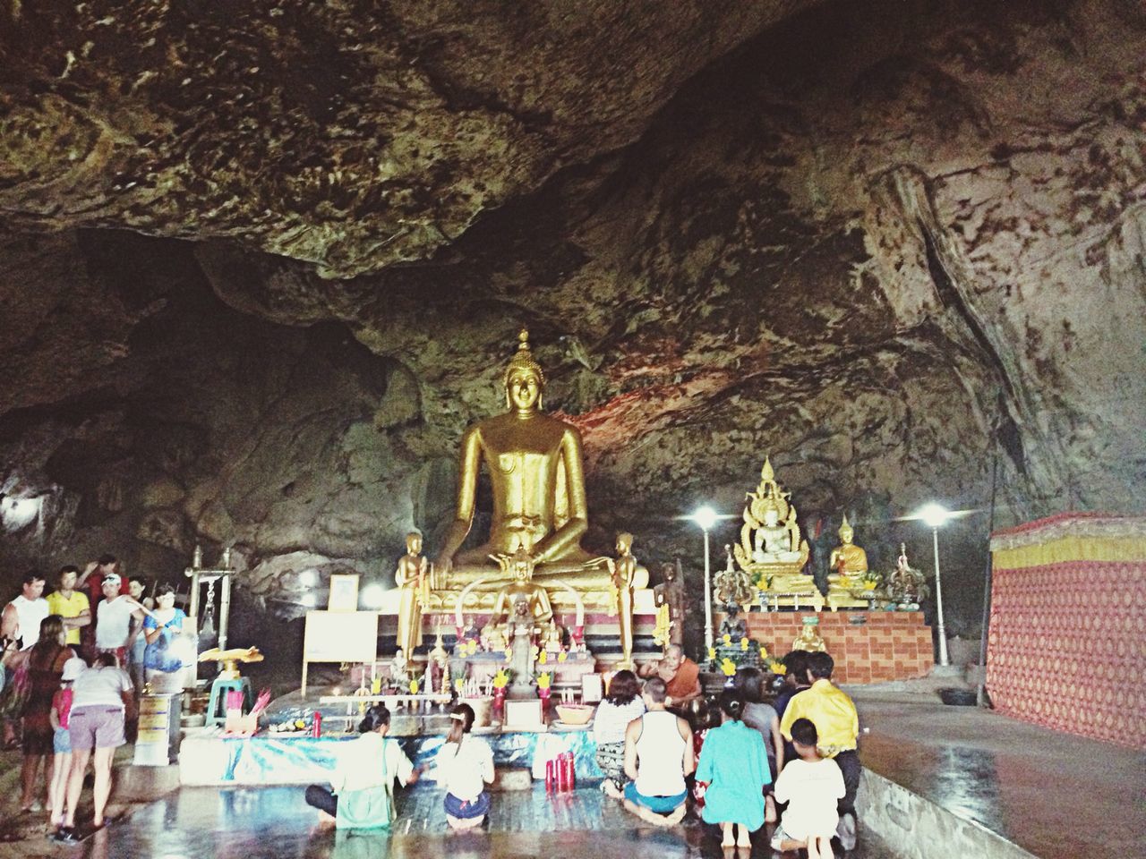 สะพานถ้ำกระแซ (Tham Krasae Bridge)