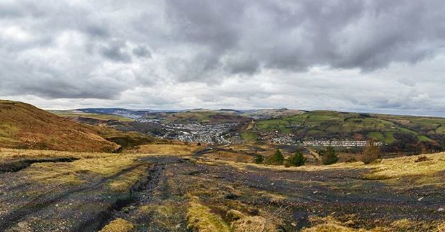 sky, cloud - sky, cloudy, mountain, landscape, tranquil scene, scenics, tranquility, overcast, cloud, beauty in nature, weather, nature, mountain range, storm cloud, non-urban scene, idyllic, day, remote, outdoors