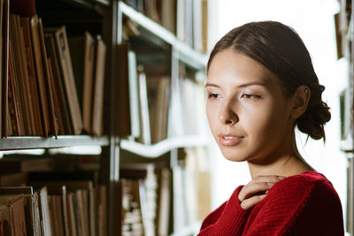 Portrait of a smiling young woman