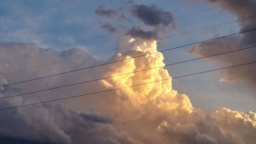 Low angle view of vapor trail in sky