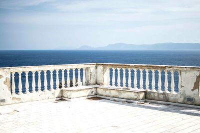 Idyllic view of sea against sky