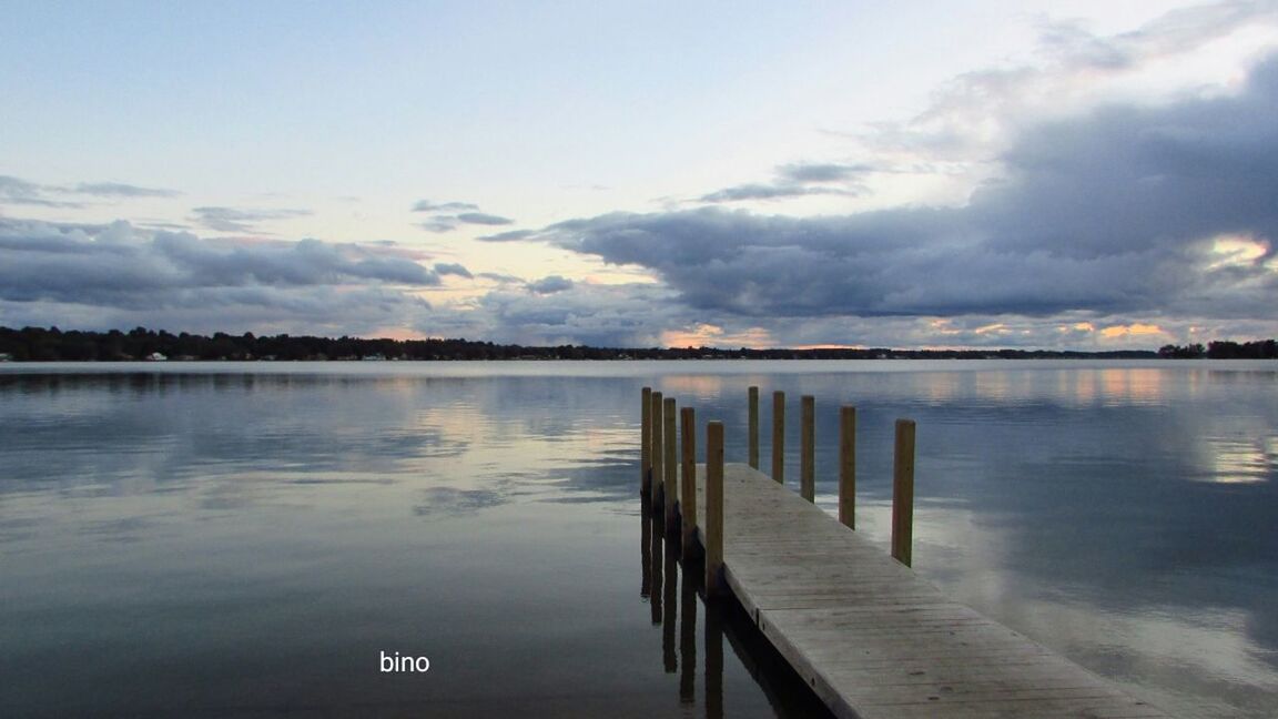 water, reflection, sky, cloud - sky, tranquil scene, tranquility, scenics, lake, beauty in nature, nature, no people, outdoors, day