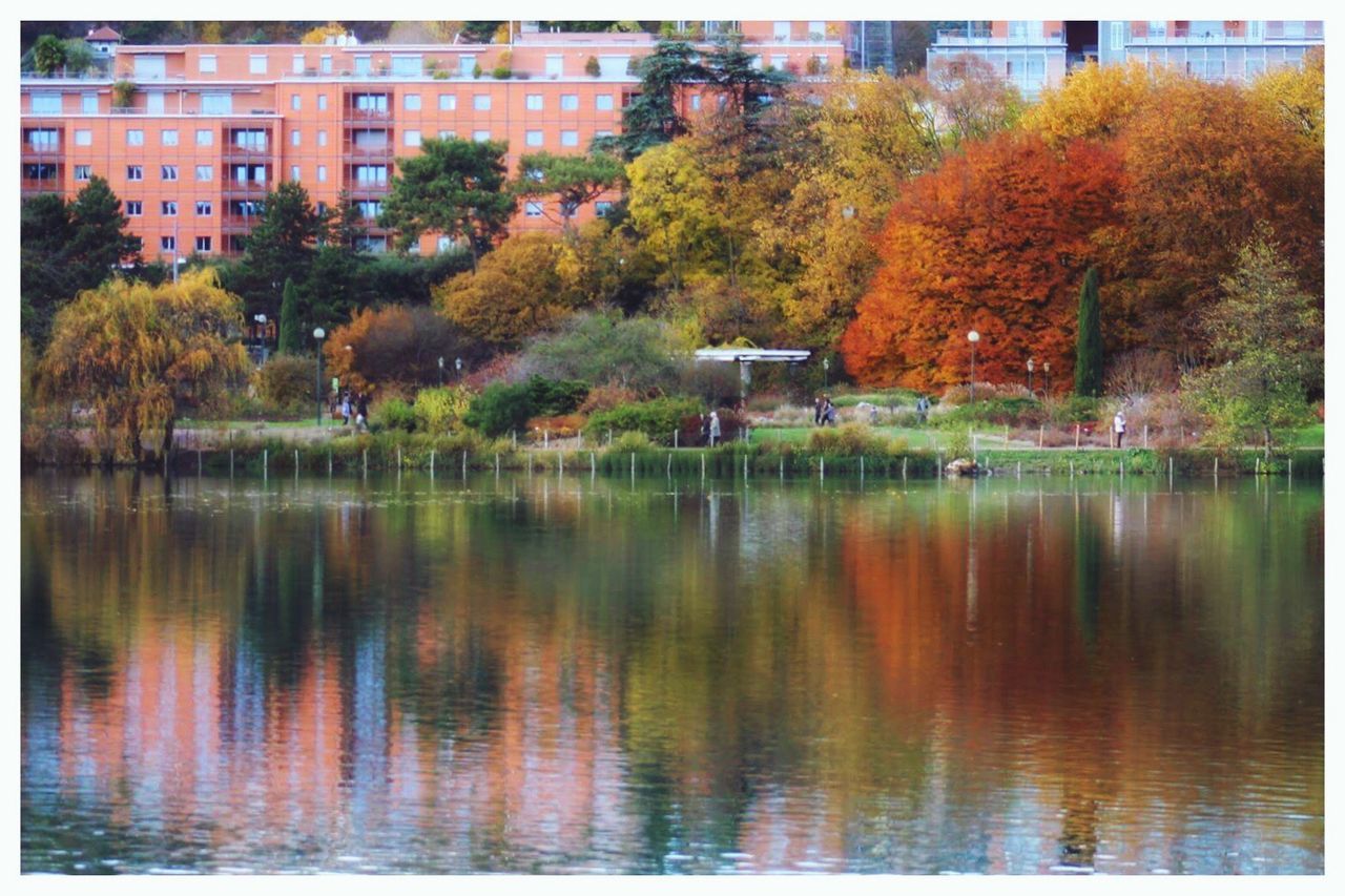 SCENIC VIEW OF LAKE IN CITY