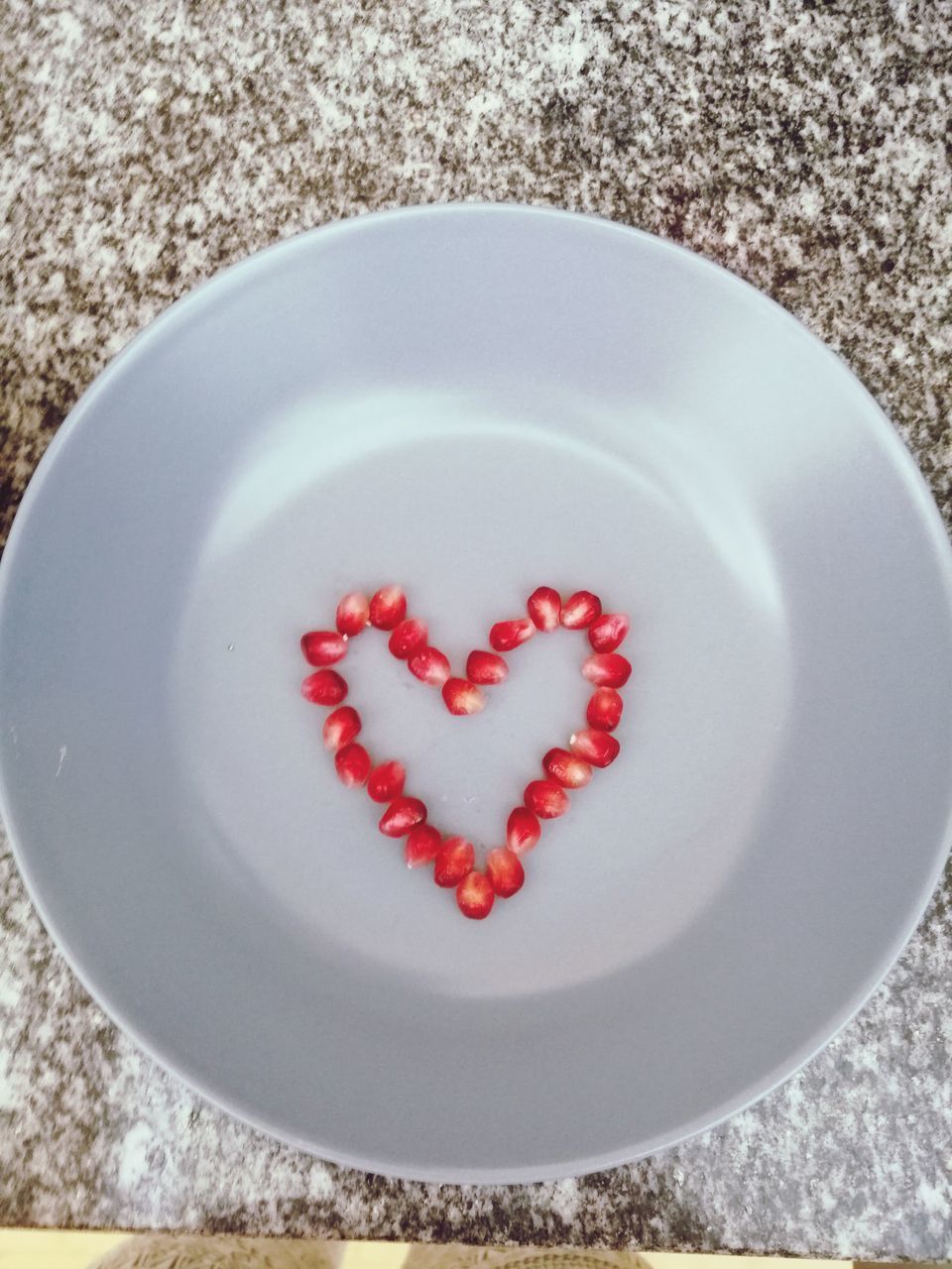 DIRECTLY ABOVE SHOT OF HEART SHAPE ON TABLE