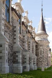 Side view of national historic site the 1885 voltigeurs de québec armoury on wilfrid-laurier avenue