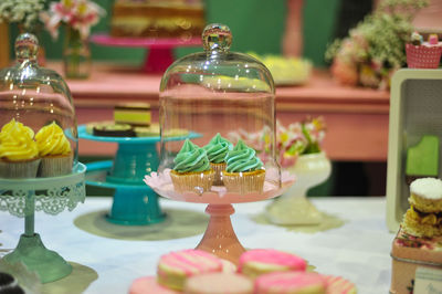 Cupcakes on cake stand