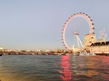 Ferris wheel in city