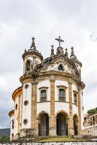 Facade of famous historic baroque church in ouro preto city in minas gerais, brazil