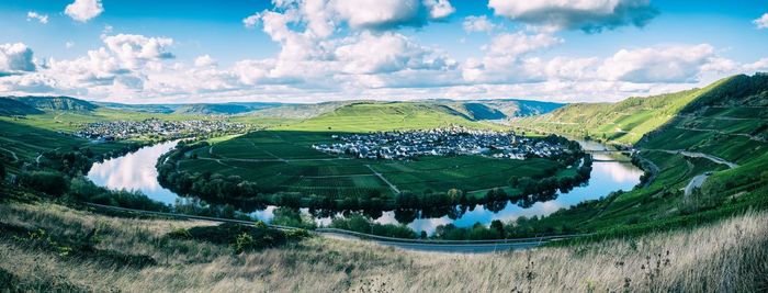 River moselle bending like a horseshoe in trittenheim