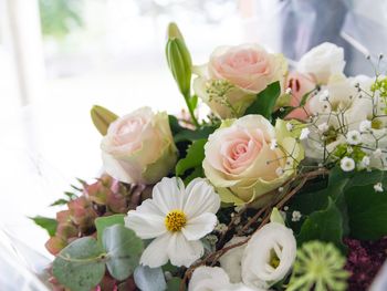 Close-up of white rose bouquet