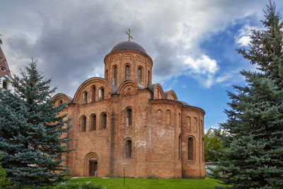 Peter and paul church was built in 1146 in smolensk, russia