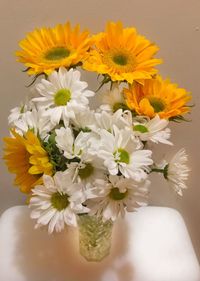 Close-up of yellow flowers