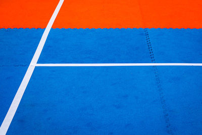 Dividing lines on tennis court