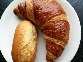 Close-up of bread in plate