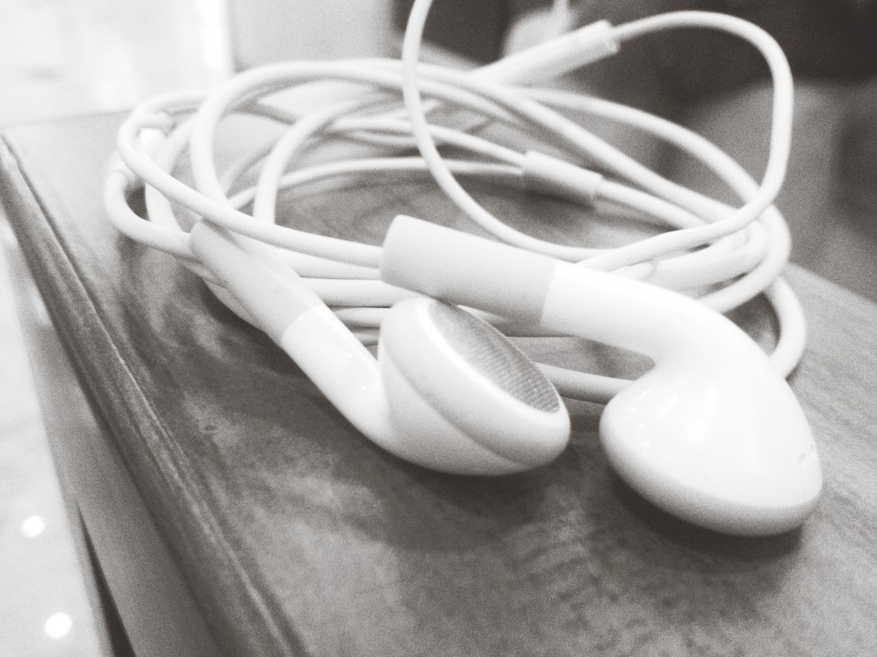 indoors, still life, close-up, table, white color, high angle view, no people, home interior, freshness, white, green color, focus on foreground, selective focus, plastic, day, single object, absence, simplicity, healthcare and medicine, fragility