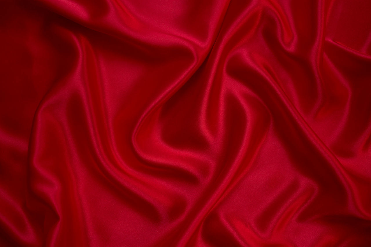 FULL FRAME SHOT OF RED PETALS