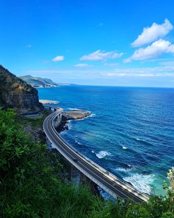 Just look at this amazing creation, the 665 metres long sea cliff bridge ..