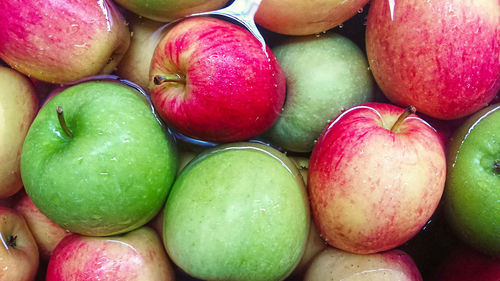 Full frame shot of apples