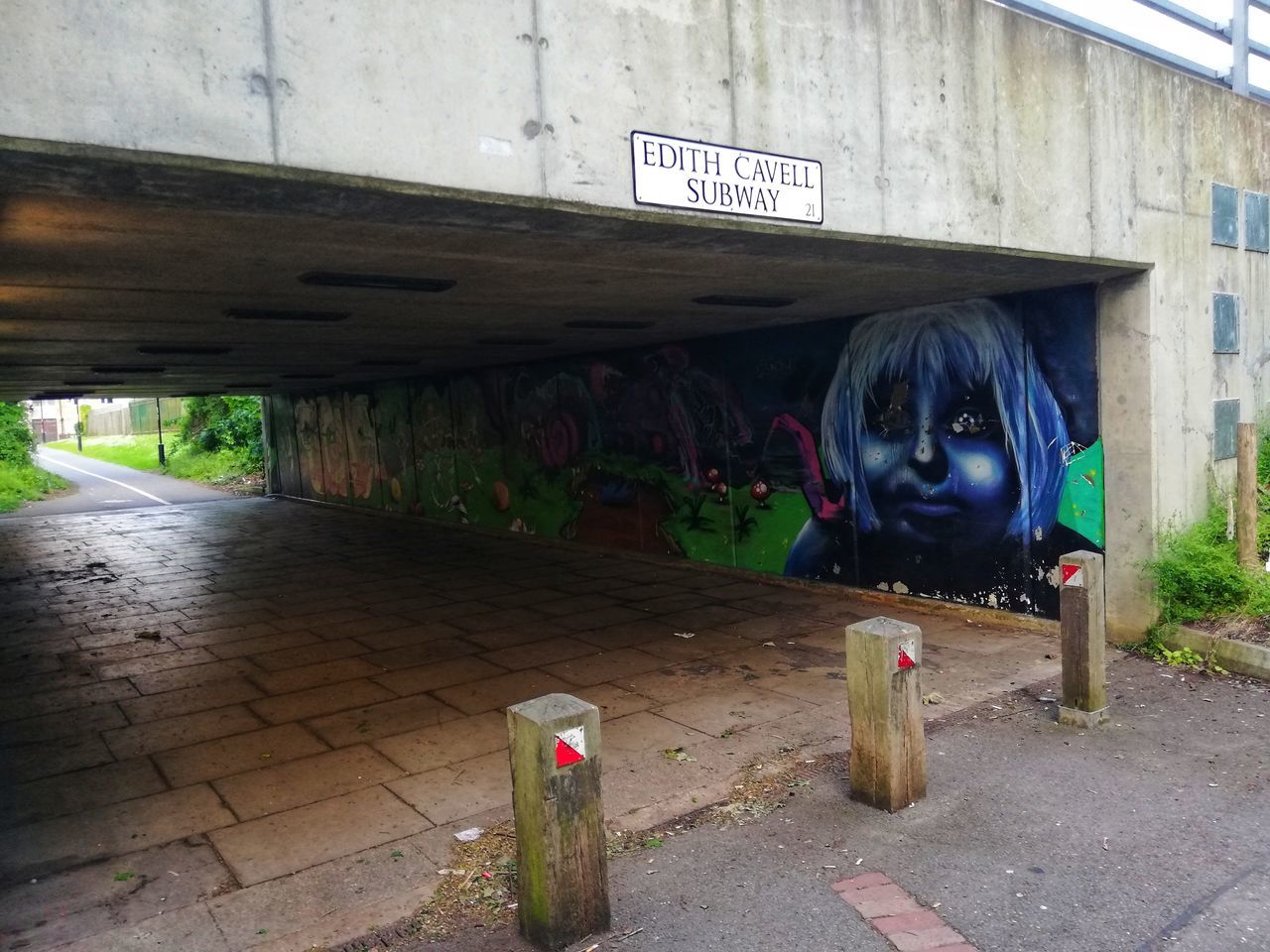 Edith cavell subway