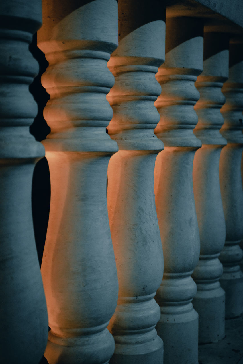 CLOSE-UP OF STONE SCULPTURE