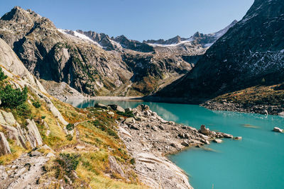 Panoramic view of lake and mountains against sky