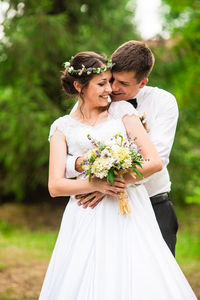 Bride holding bouquet