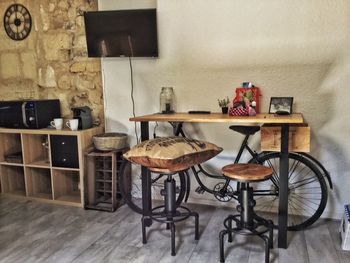 Chairs and table against wall at home