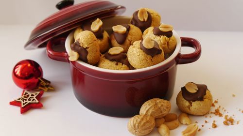 Close-up of peanut cookies in bowl on table