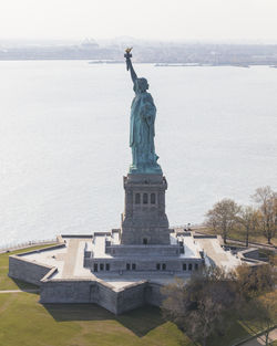 Statue of liberty against sky