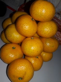 Close-up of oranges