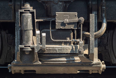 Shock absorber system of diesel locomotive