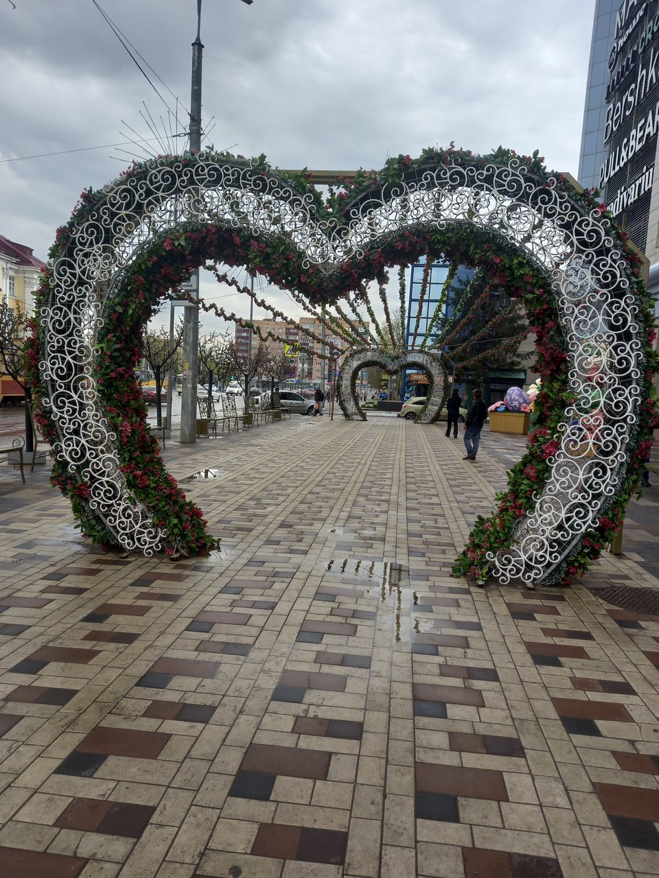 FOOTPATH IN CITY