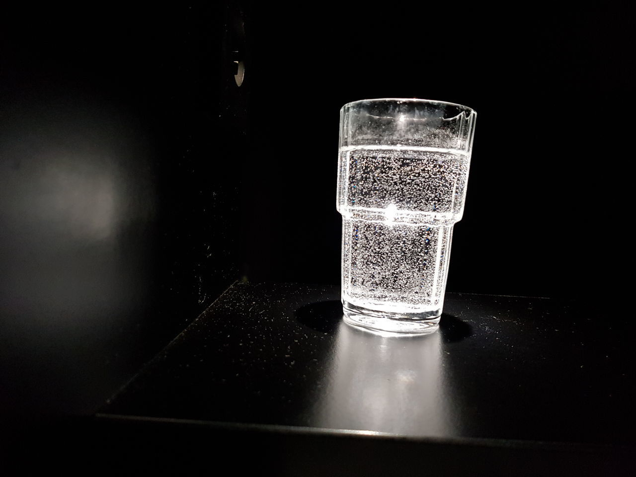 CLOSE-UP OF DRINK IN GLASS