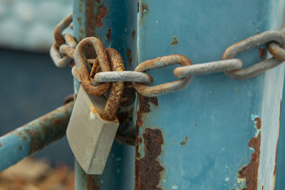 Close-up of rusty chain