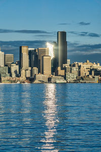 A view of skyscrapers in the seattle, washingotn skyline.