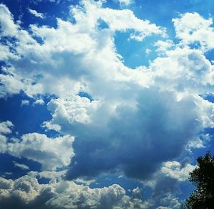 Low angle view of cloudy sky