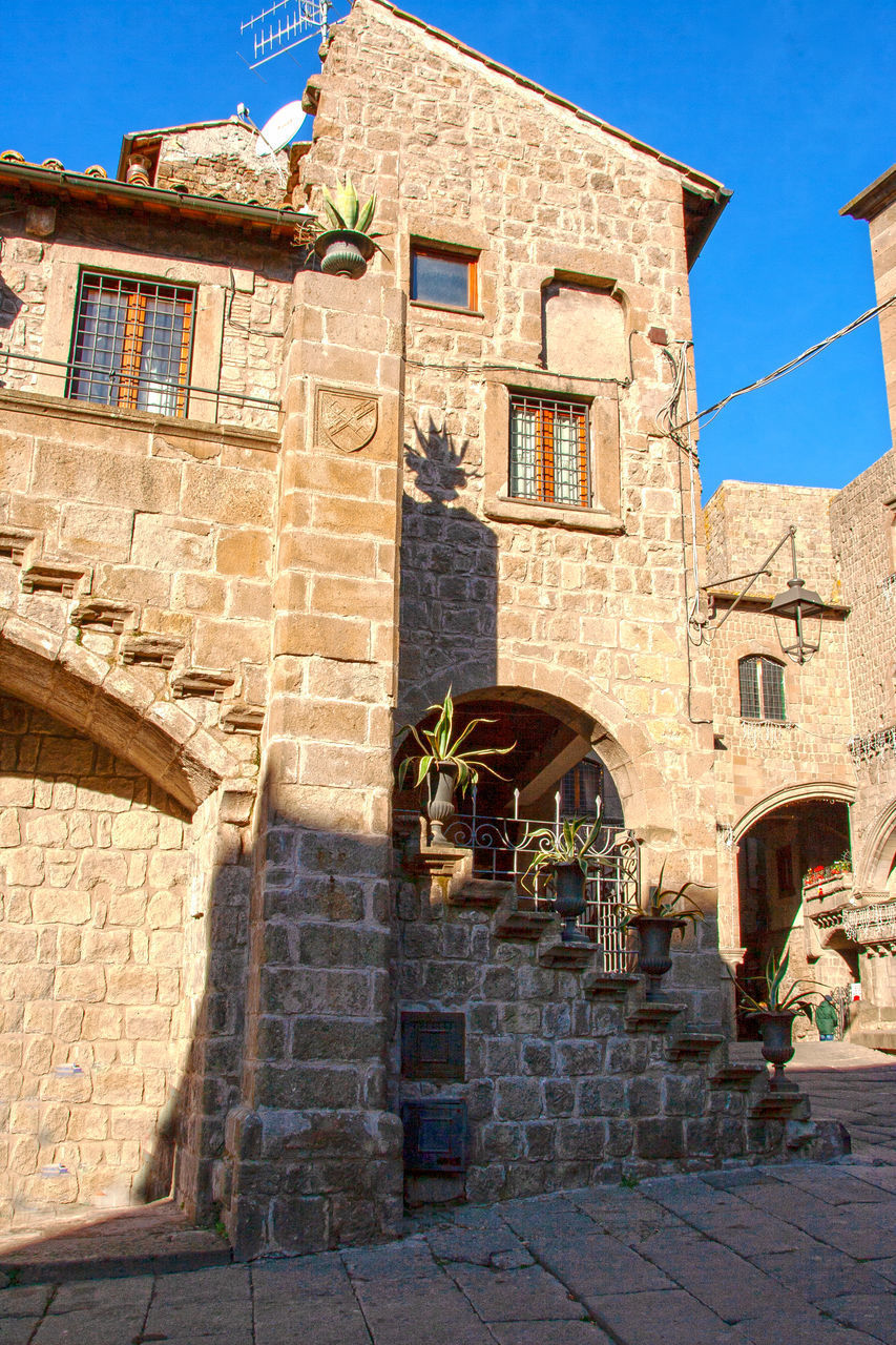 LOW ANGLE VIEW OF OLD BUILDING