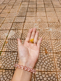 Close-up of hand holding hands