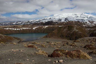 The lower tama lake and mount ruapehu volcano in the tongariro national park, new zealand.