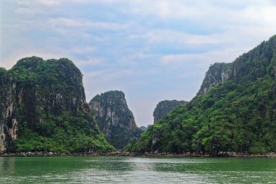 Scenic view of rocky islands in vinh ha long bay