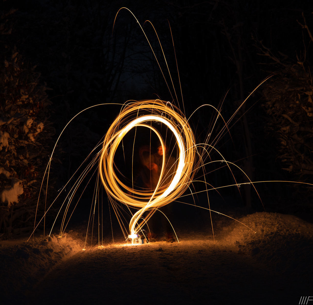 ILLUMINATED LIGHT TRAILS
