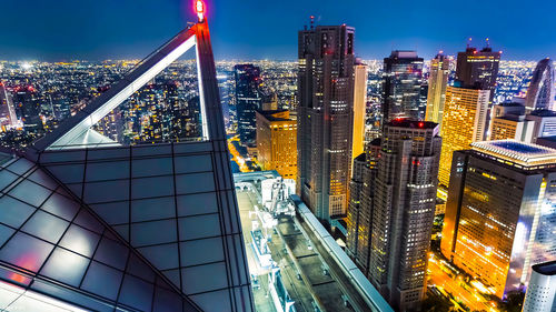 Panoramic dawn view of tokyo city. famous tokyo skytree and senso-ji temple with sumida river.