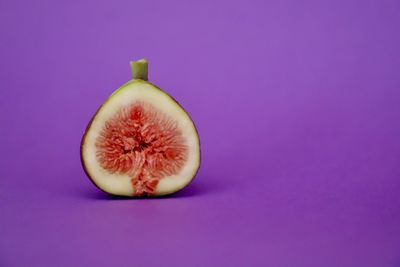 Close-up of figs  against white background figs macro fruit macro organic fruit vitamine