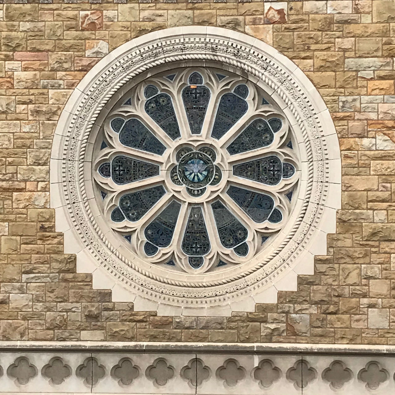 LOW ANGLE VIEW OF CEILING ON BUILDING