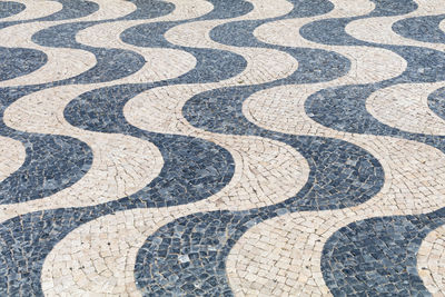 Full frame shot of curvy patterned footpath