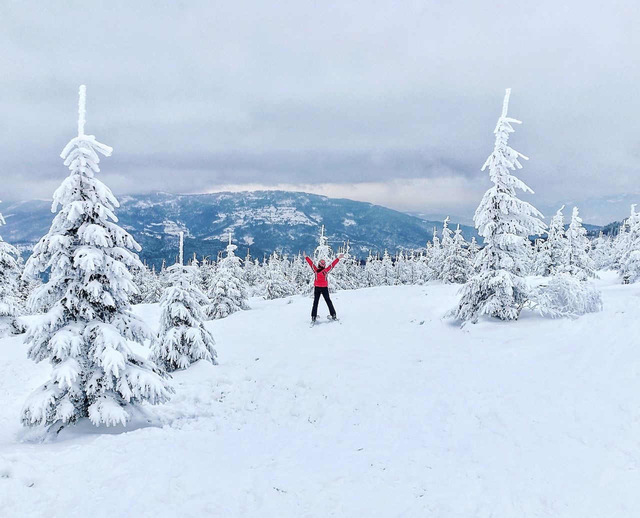 cold temperature, snow, winter, full length, nature, leisure activity, one person, outdoors, beauty in nature, cloud - sky, landscape, day, people, mountain, scenics, adventure, sky, adult, adults only