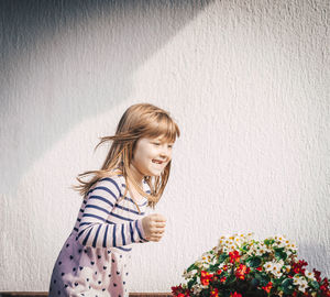 Cute girl smiling flowers