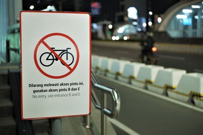 Prohibition sign for cyclists on public transportation 